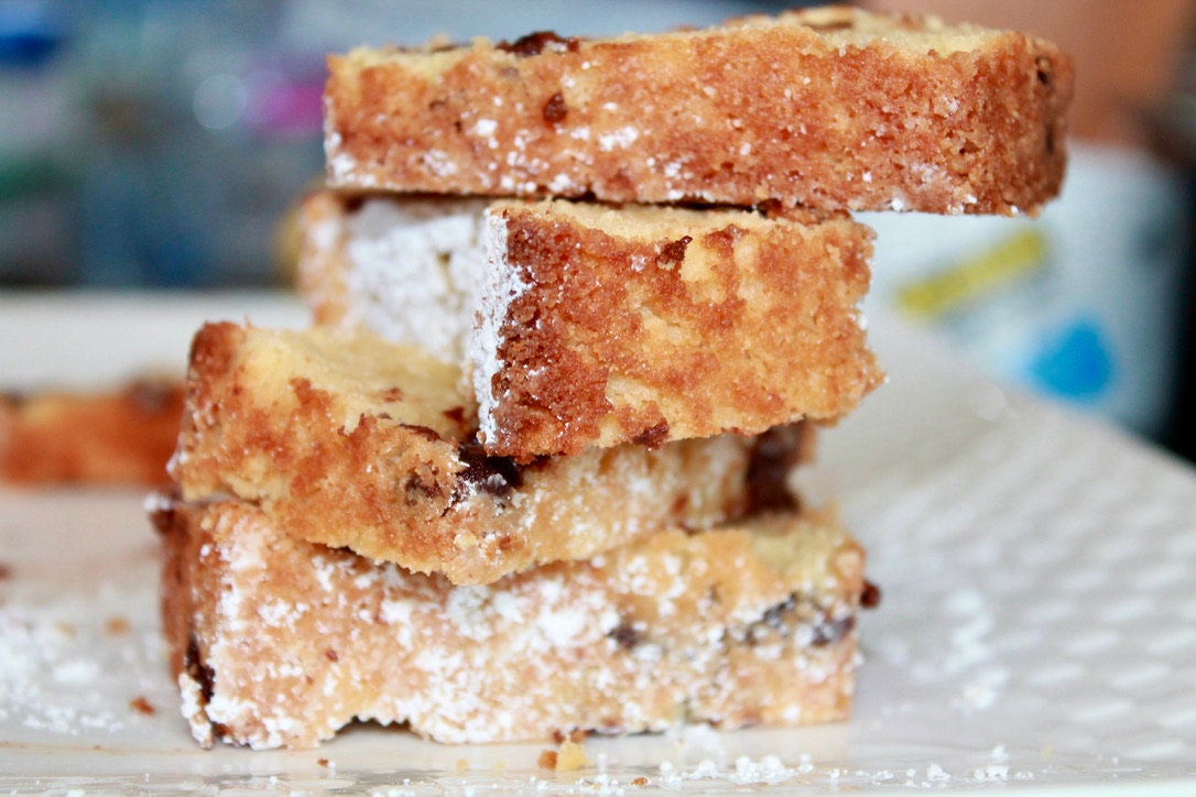 4g Net Carb MINI Chocolate Chip Loaf cake