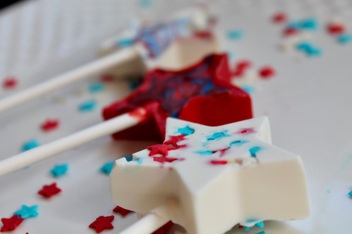 Low Fat/Low Carb Star Chocolate Pops