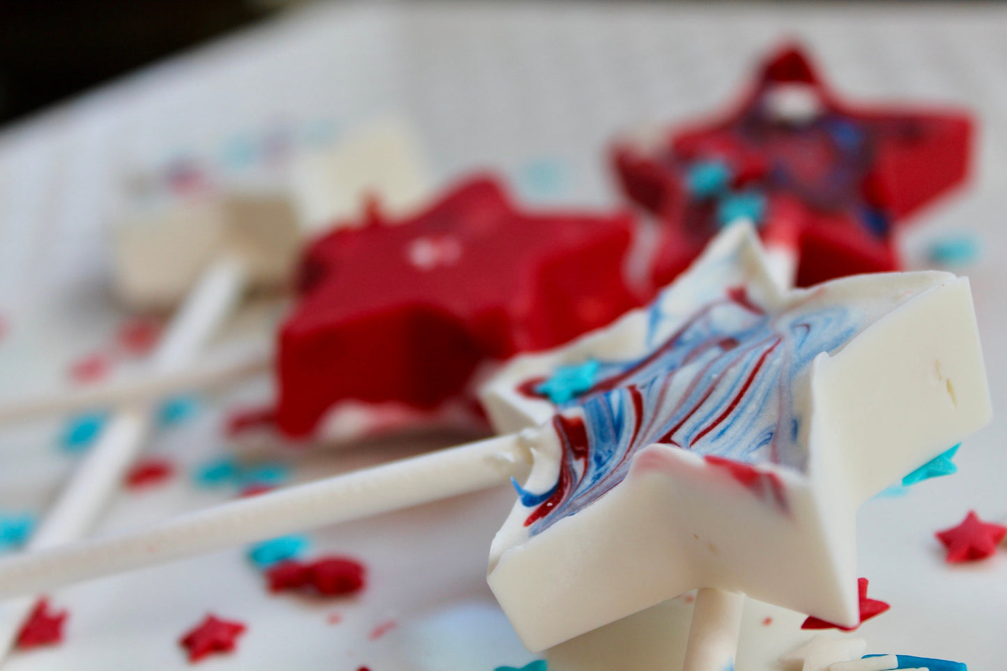 Low Fat/Low Carb Star Chocolate Pops